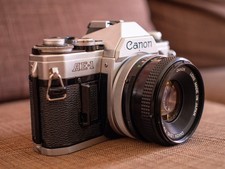Canon AE-1 mit Canon FD 1,8/50 Lens 50mm f/1....