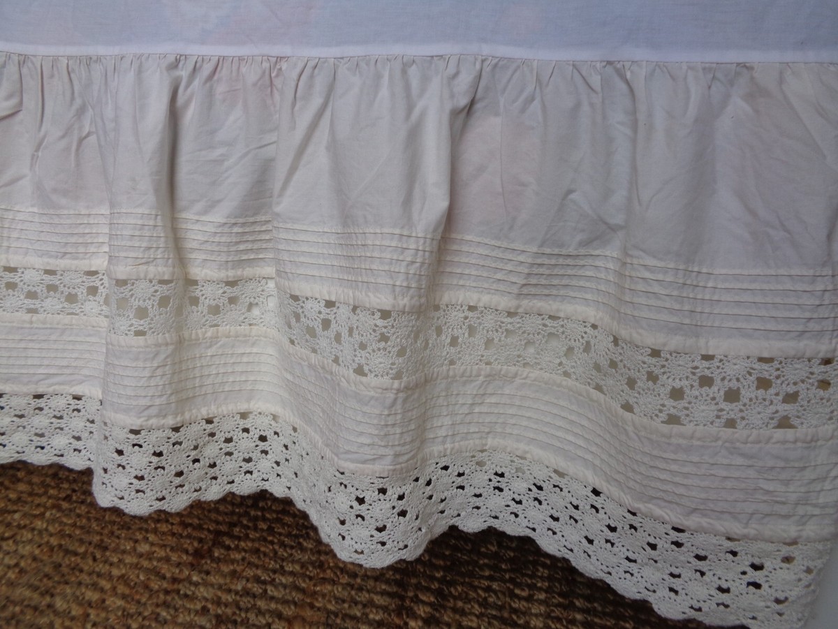 LL BEAN Heirloom Crochet Lace Bedskirt Pintuck Natural 0ANS3