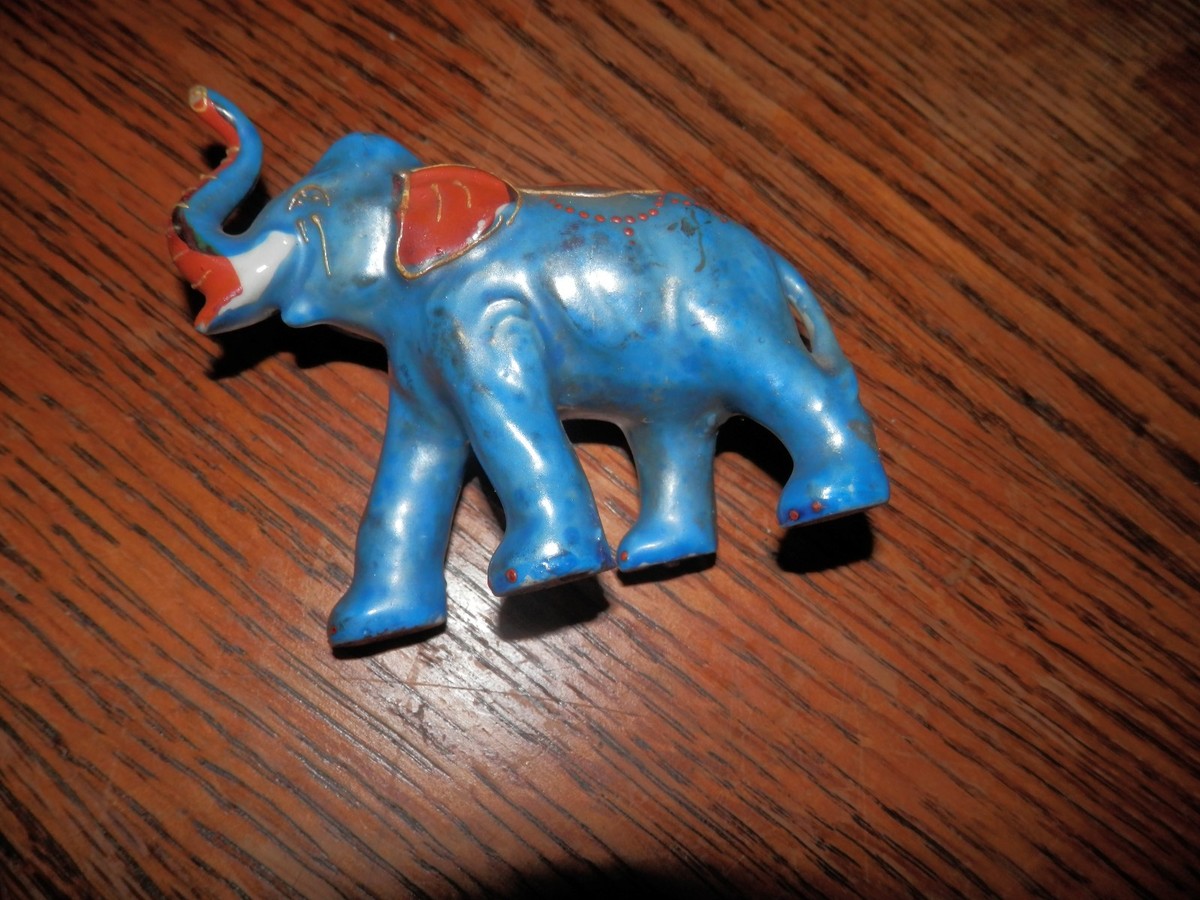 Vintage Blue Elephant Made in Japan w/Markings, Measures 3 x 3.5