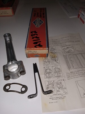 Briggs Stratton engine connecting rod w/ dipper, lockplate  part# 291232 nos oem