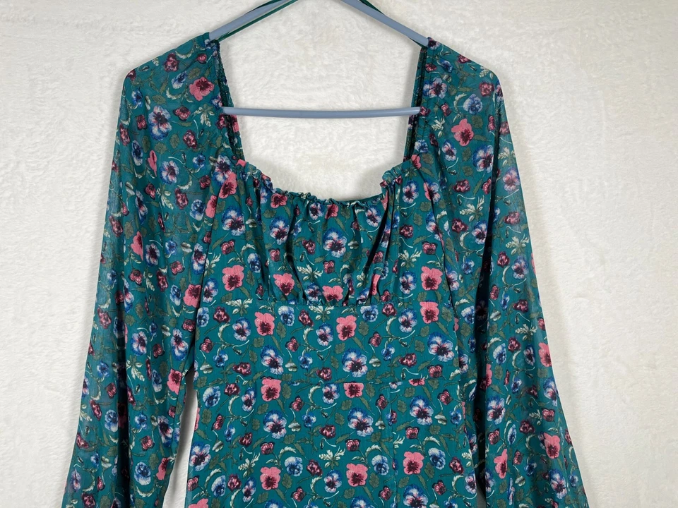 Vestido midi Francescas Empire cintura lechera talla pequeña verde floral bosque hada Foto 4 de 4