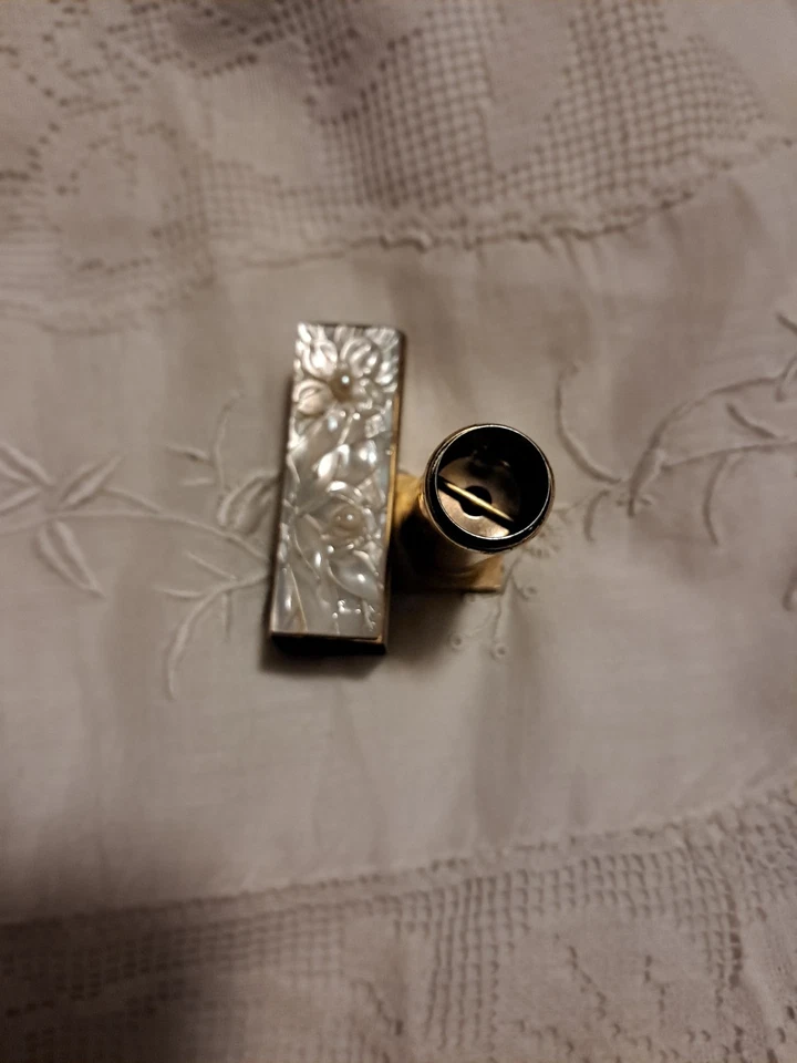 Estuche de lápiz labial vintage de nácar (c. años 50-60) Foto 2 de 3