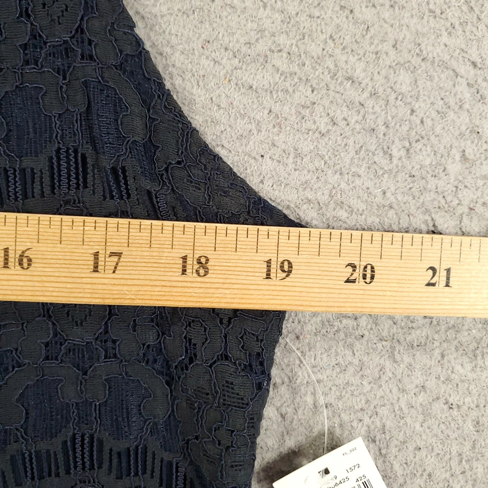 New Womens Tank Top XL Navy Blue Floral Lace Stretchy Top NWT Blouse Van Huesen - Image 4 of 4