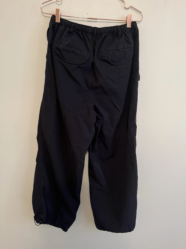 BDG Urban Outfitters 女式中号宽松降落伞慢跑裤女式黑色 — 第 4/4 张图片