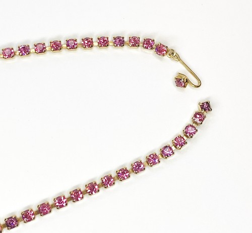Stunning 🤩 Vintage Stamped Kramer Of NY Pink Rhinestone Gold Tone Necklace 15” - Picture 6 of 13