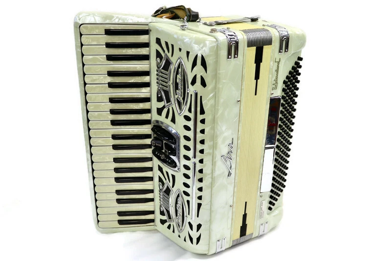 Lira centro cheap matic accordion