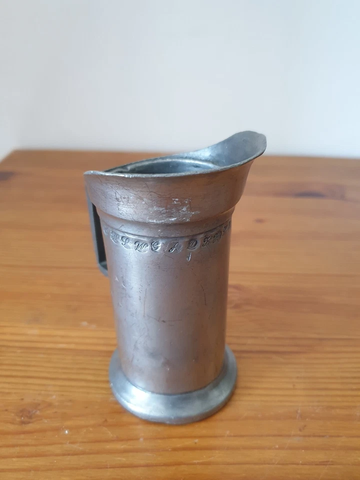 Ancienne mesure un décilitre en étain plusieurs poinçons et marquages 6x11 cm - Photo 4/4