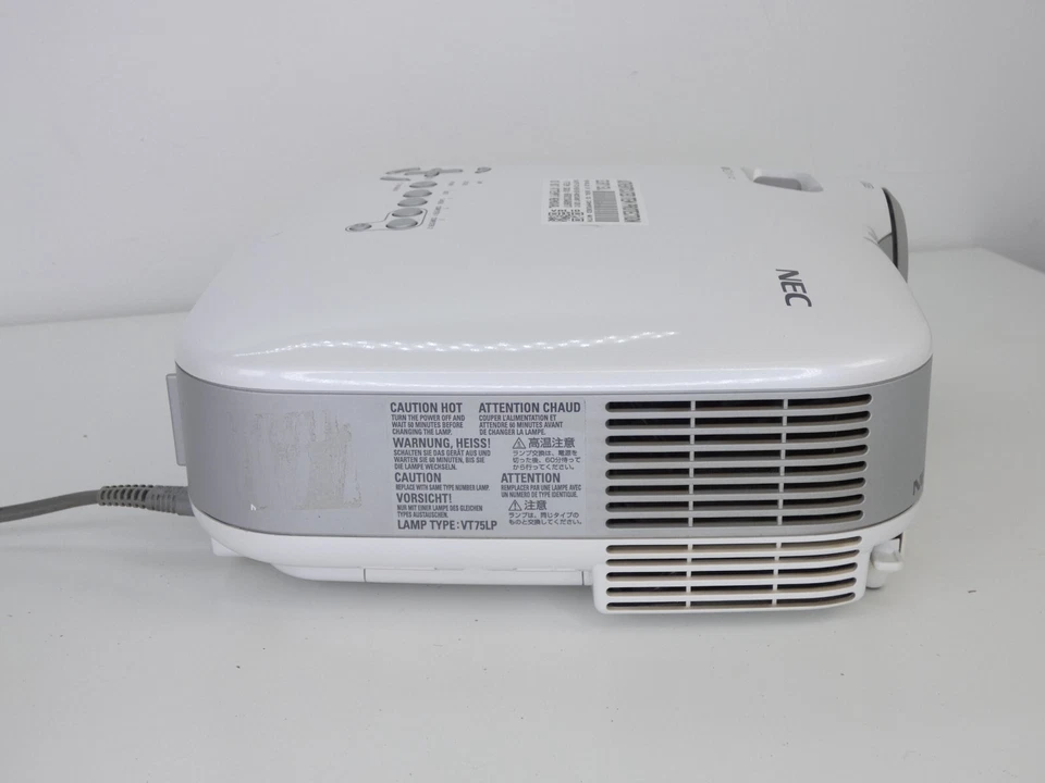 Projector NEC VT470 3LCD SVGA 362h 81% Life Complete Portable Tested Working - Image 4 of 4