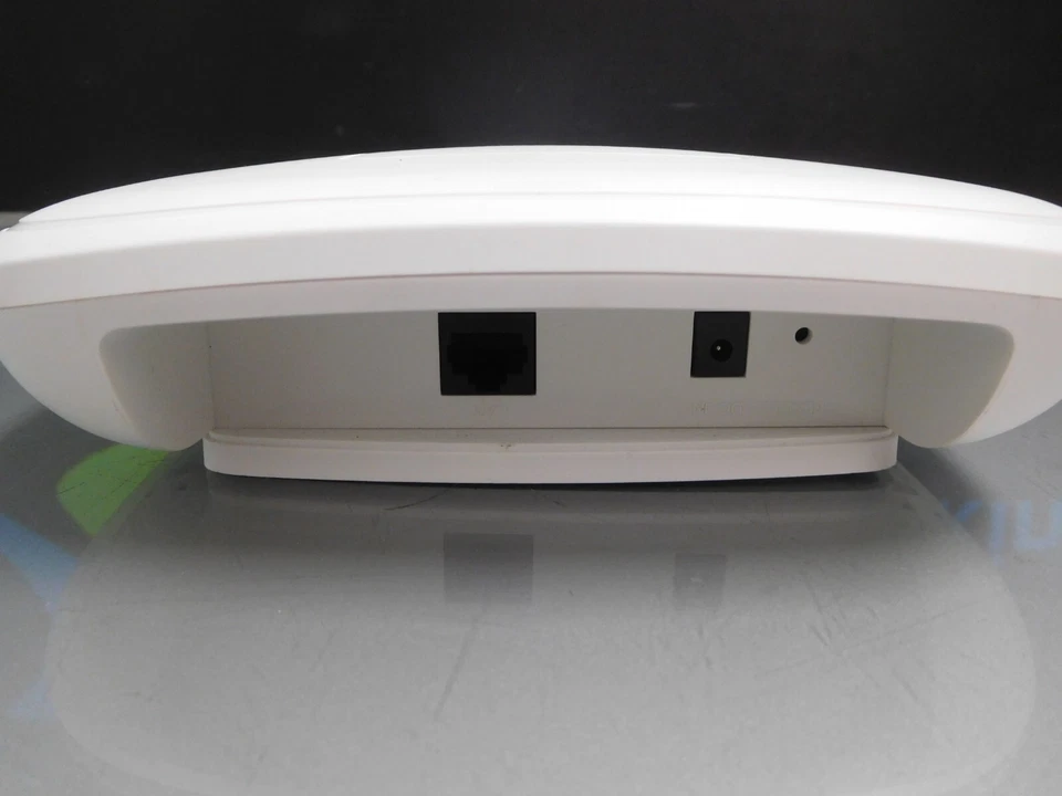TRENDnet TEW-821DAP/A AC1200 PoE WiFi AC Wireless Access Point 2.4GHz & 5GHz - Image 2 of 4