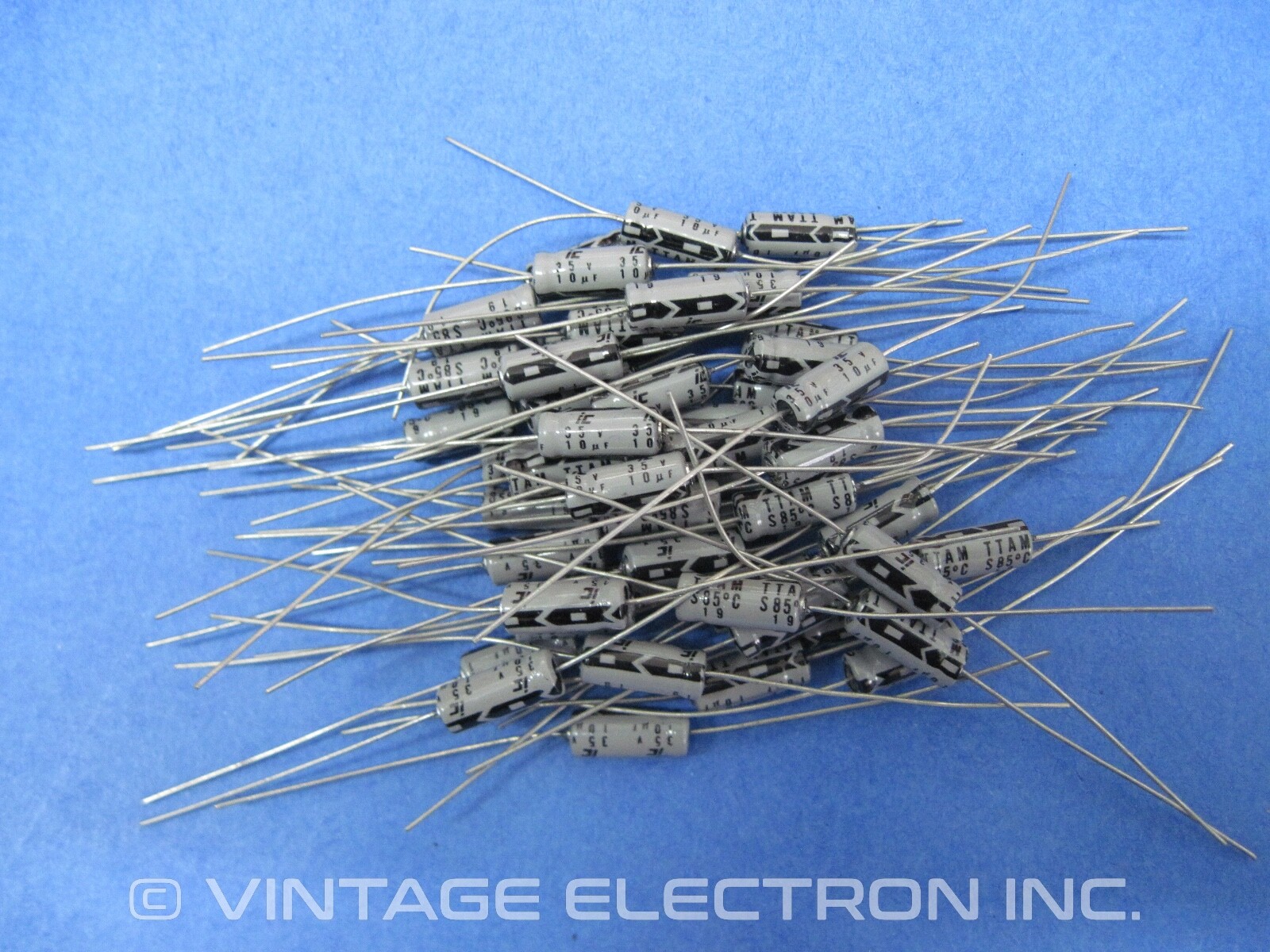 (50) IC (Illinois Capacitor / CDE) Axial Electrolytic Capacitors: 10uF 20% 35V