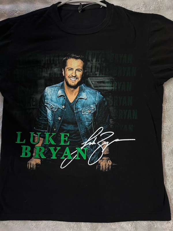 Luke Bryan Concert  T-shirt Kick The Dust Up Tour Size Small Short Sleeve Black