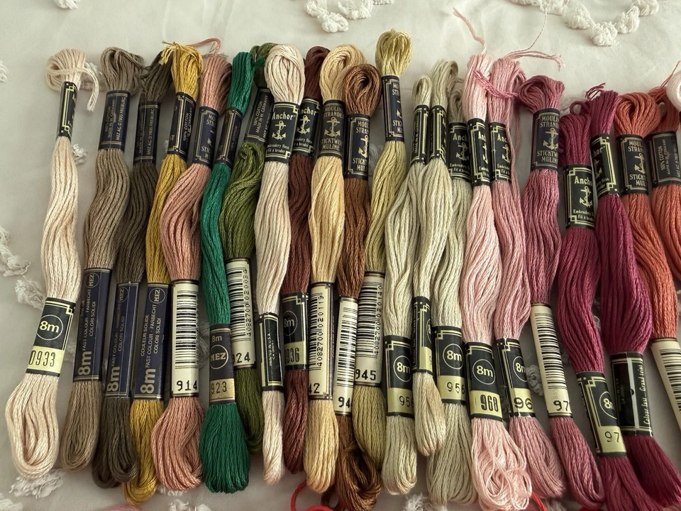 300 Vintage Anchor Mouline Embroidery Skeins Floss Thread Cotton - Image 2 of 4