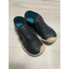 PLAE Migi navy blue slip on shoe sneakers little kids size 9