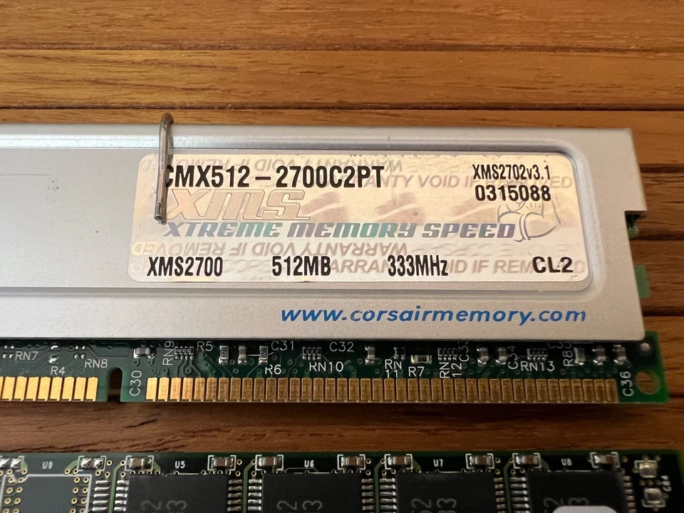 Corsair 512 MB PC 2700 Lote de 2 RAM de Escritorio/Memoria Foto 3 de 4