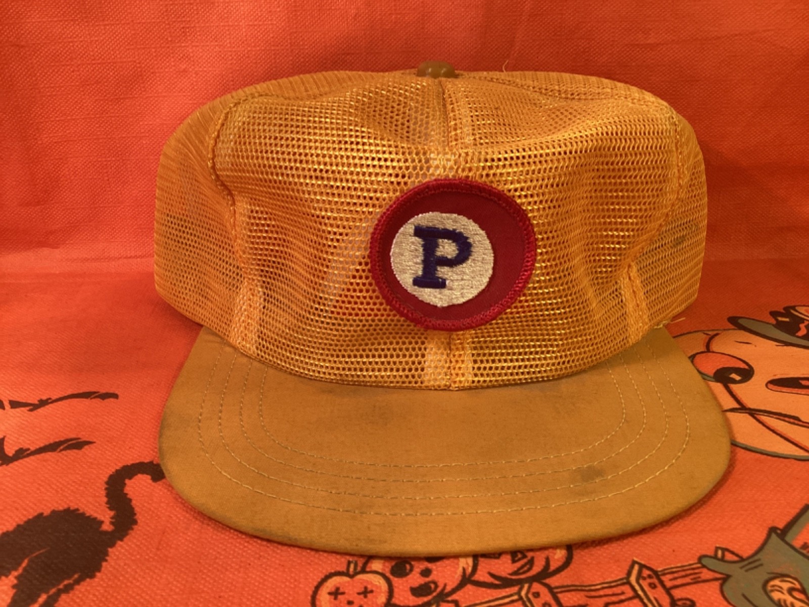 VINTAGE TRUCKER HAT SNAPBACK USED P IN WHITE RED CIRCLE YELLOW ALL MESH USA MADE