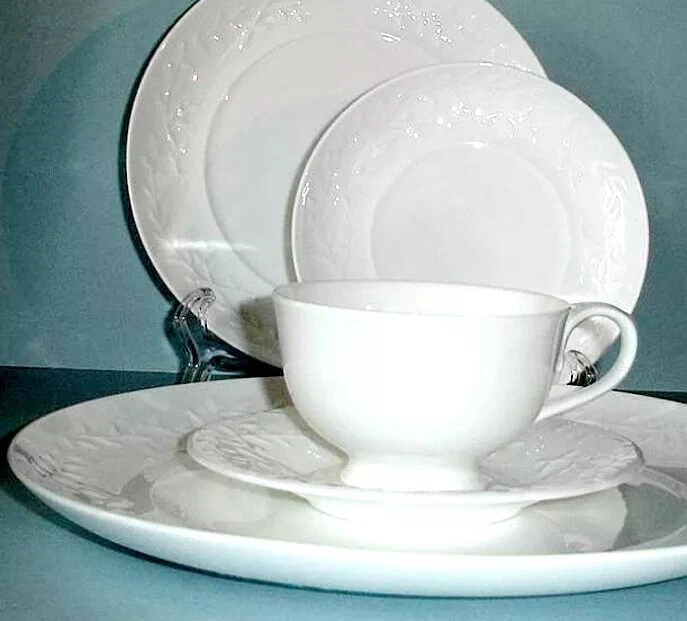 Guirnalda Michael Aram Romance Waterford 5 piezas ajuste de lugar hueso en relieve porcelana nueva Foto 2 de 4