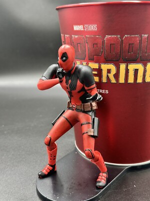 Deadpool & Wolverine Double Figurine Popcorn Bucket,Regal