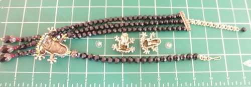 DESIGNER STYLE CRYSTAL RHINESTONE FROG BLACK BEADED DANGLE NECKLACE EARRINGS SET - Picture 20 of 21