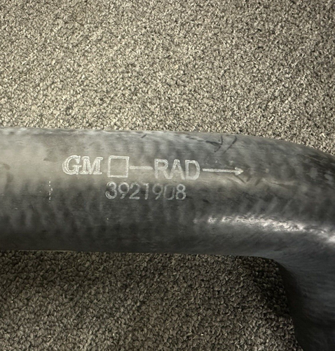 1968 CORVETTE 427" LOWER RADIATOR HOSE #3921908 NEW REPRO - ALL W/ORIG RADS NEW - Imagen 2 de 3