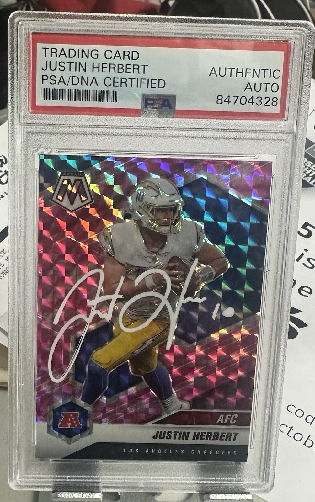 2021 Mosaic Football Pink Camo Justin Herbert Autograph PSA/DNA Authentic Auto view 2