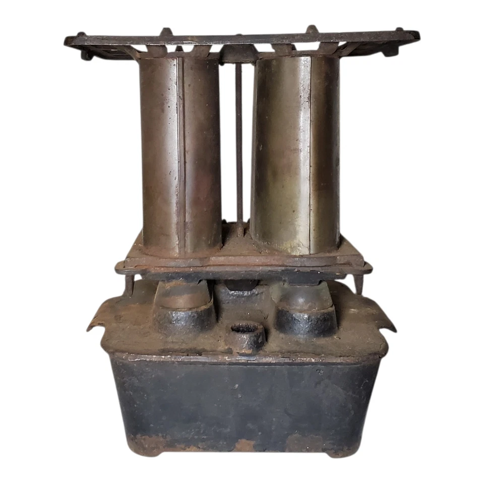 Antiguo calentador de queroseno de hierro triste de 2 quemadores Royal 8"x9" Foto 4 de 4