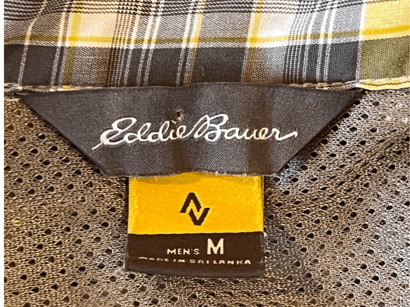 Eddie Bauer button-up plaid pattern-  medium - image 3