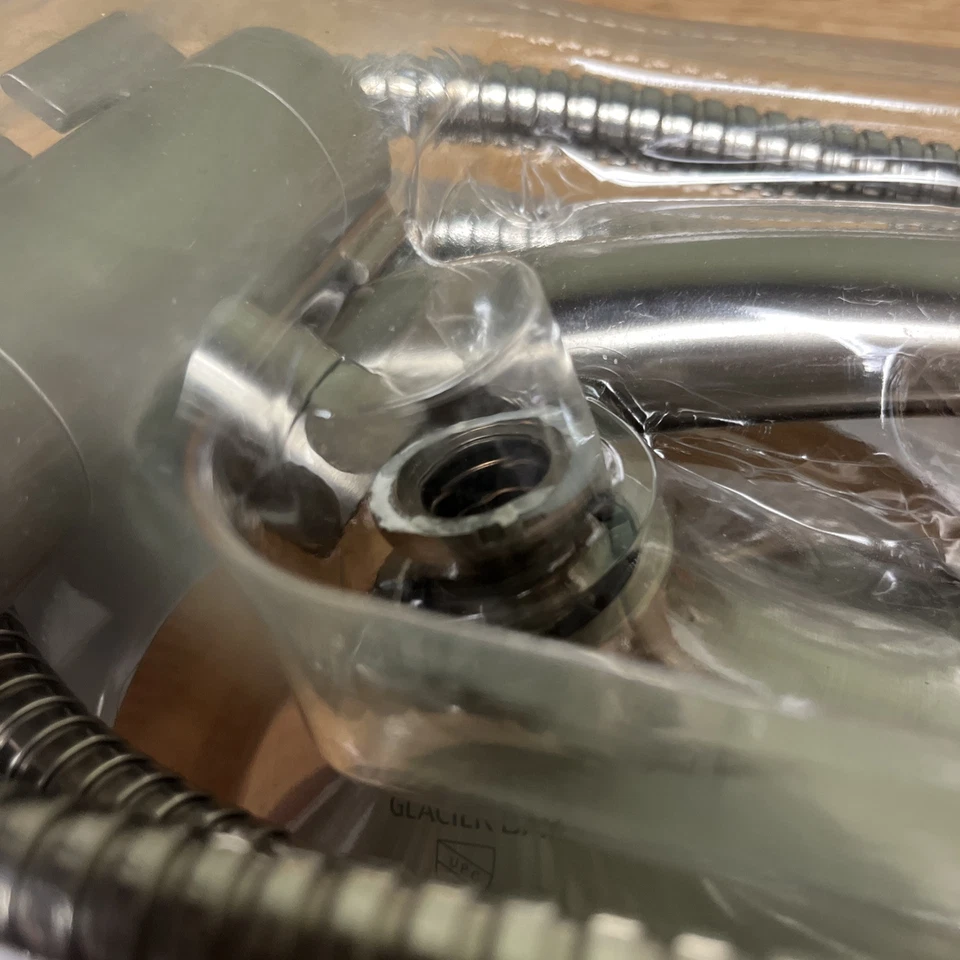 Glacier Bay 6 Spray 5" Doble Cabezal de Ducha y Cabezal de Ducha Portátil 1003103094 Foto 3 de 4