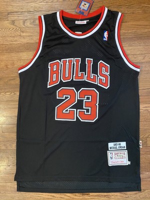 black jordan bulls jersey