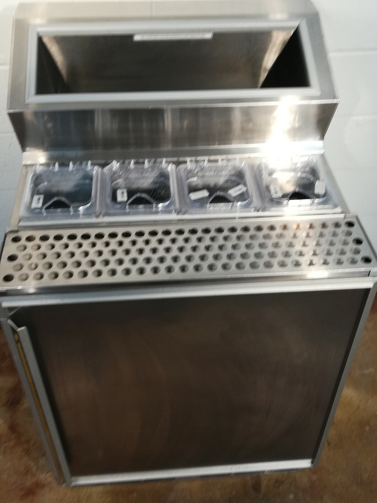 Silver King Skf 4 Refrigerated 5 Pump Ice Cream Topping