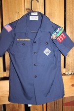 Boy Scouts of America BSA Youth Shirt Blue Cub Medium Sewn on patches