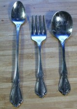 3 PIECE SET ONEIDACRAFT DELUXE BABY FLATWARE SET