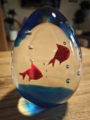 Briefbeschwerer Paperweight Fische Glas Murano-Stil Glas Aquarium