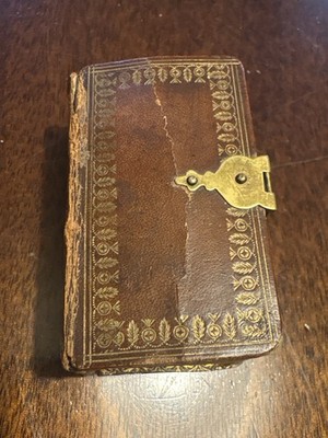 Antikes John Wesley s Hymnen Miniatur Ledergebunden Buch Messingverschluss