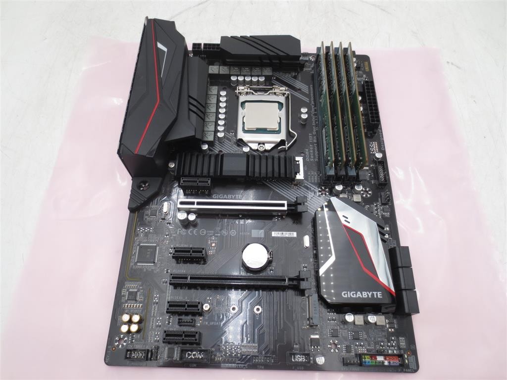 GIGABYTE Z390 Gaming X LGA1151 ATX Motherboard Core i9-9900K 3.6