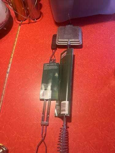 2 COLEMAN COOKING TOOLS CAMP COOKER SANDWICH GRILLE & EXTENDABLE FORK Brand New - Picture 9 of 10