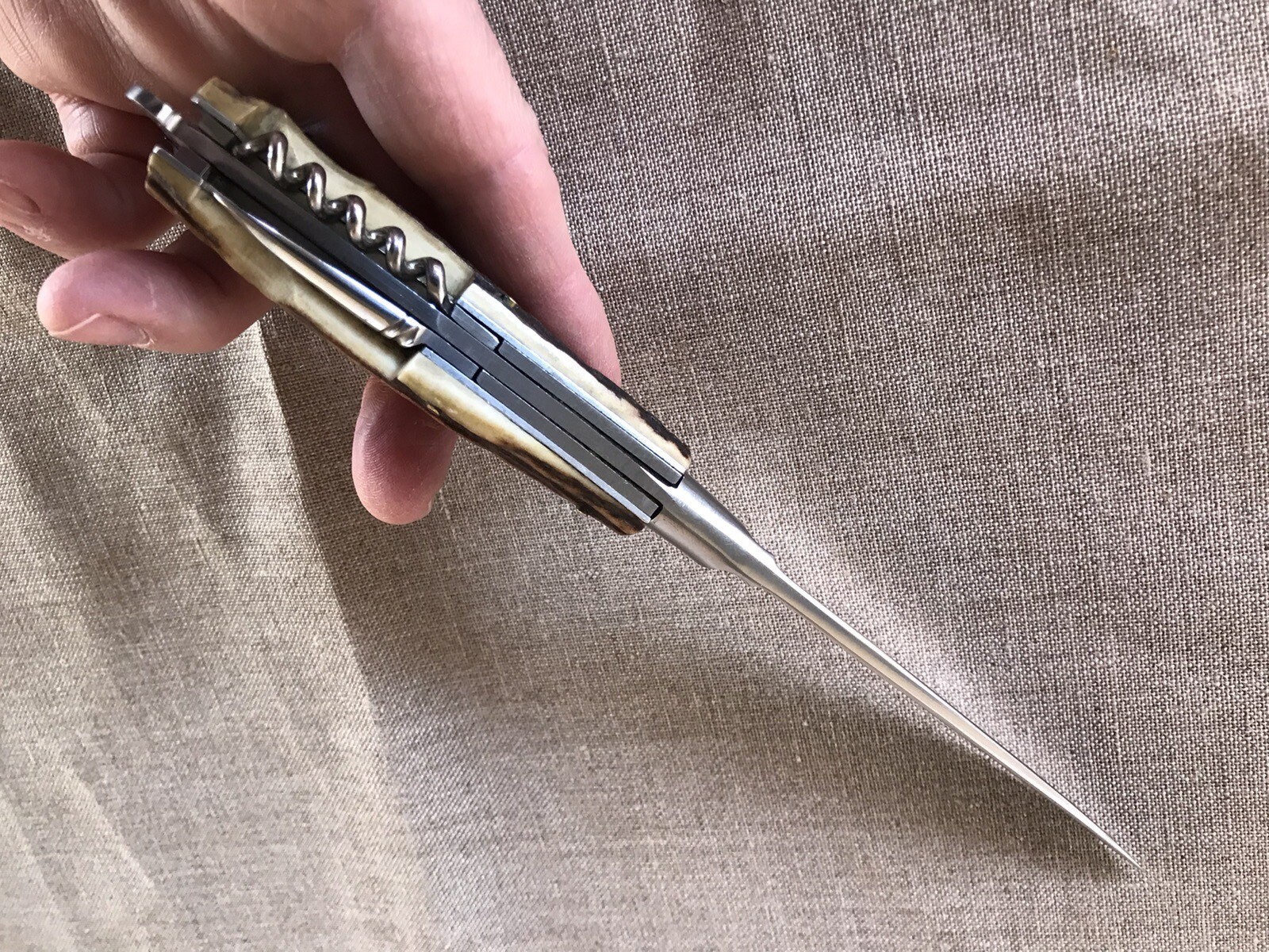 Vintage Gamekeepers Knife with fantastic Stag scales Fixed Blade