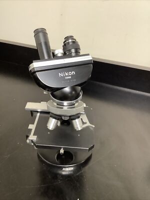Nikon Microscope 73960/70090 with 3 objective lenses