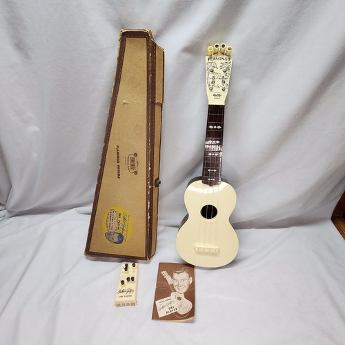 Emenee FLAMINGO Ukulele Arthur Godfrey Uke Player mit OVP & Buch LESEN