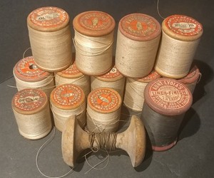 1800`s VINTAGE OLD SPOOLS OF SEWING THREAD, 14 ANTIQUE, BARBOUR`s ,FREE SHIPPING
