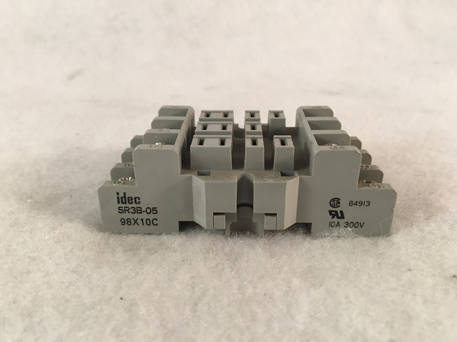 Idec SR3B-05 10A 300V 98X10C Relay Base Socket