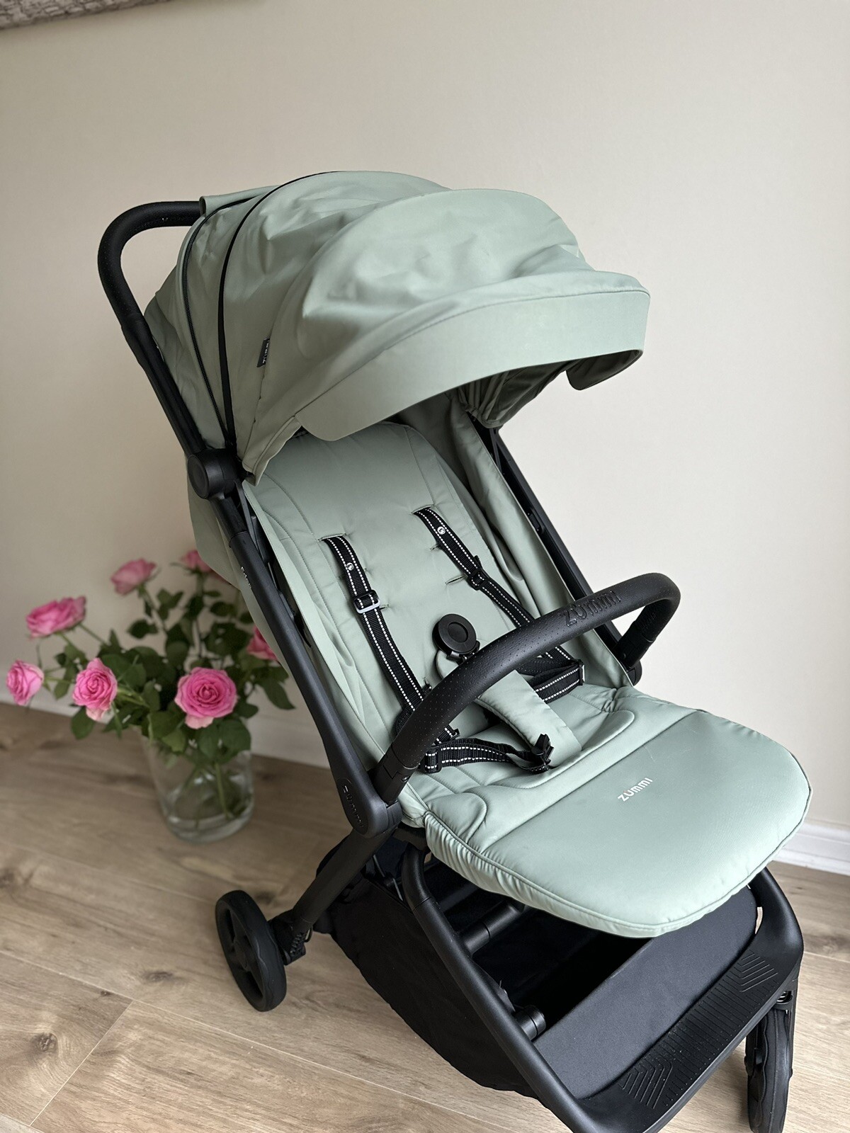 Zummi Stroller Compact Pushchair Pram Solo Travel System with Rain