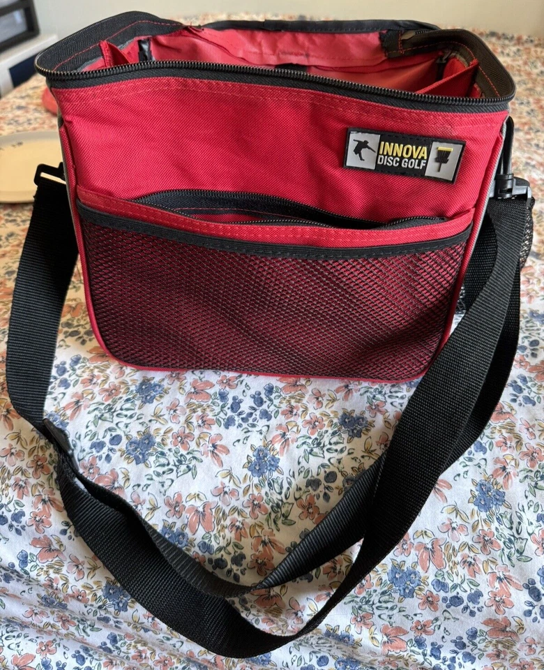 Стартовый лот для диск-гольфа, новая сумка Innova, 5 дисков, книга, многое другое. Отличное состояние товара! - Изображение 4 из 4