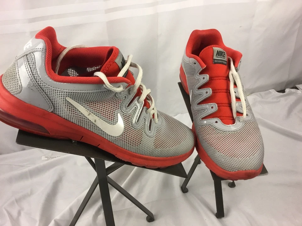 Nike Training Air Max Fusion Talla 8 Mujeres Gris Rojo Zapatos para Correr Excelentes YGI Foto 2 de 4