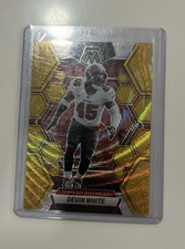 2023 Panini Mosaic Devin White Gold Wave Mosaic Prizm /17 #231 Buccaneers NFL