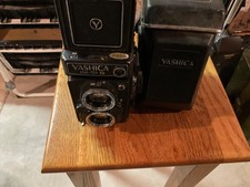 Camera - Vintage black Yashica Mat 124 G