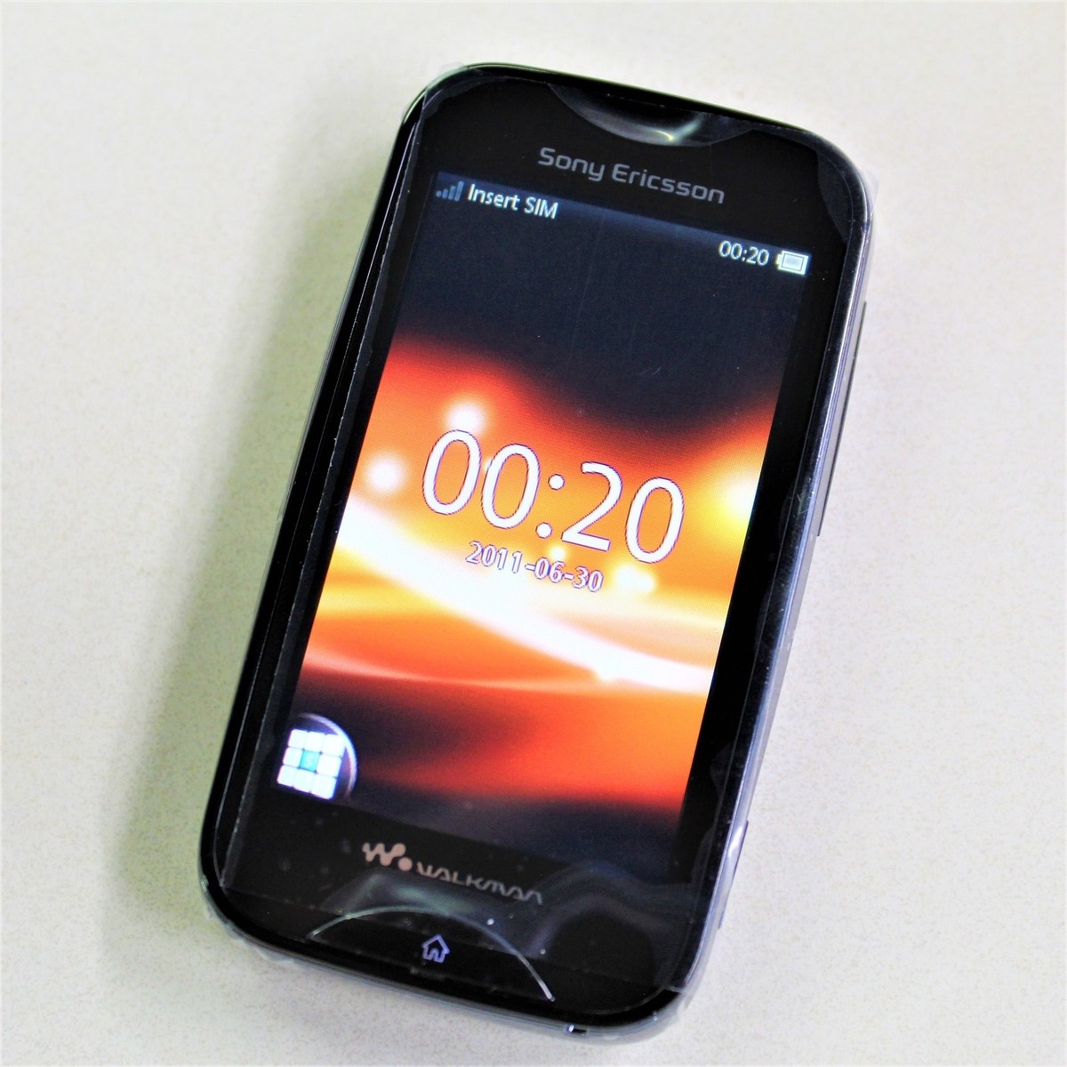 Sony Ericsson Mix Walkman WT13i Green Black 2G Cell Phone | eBay