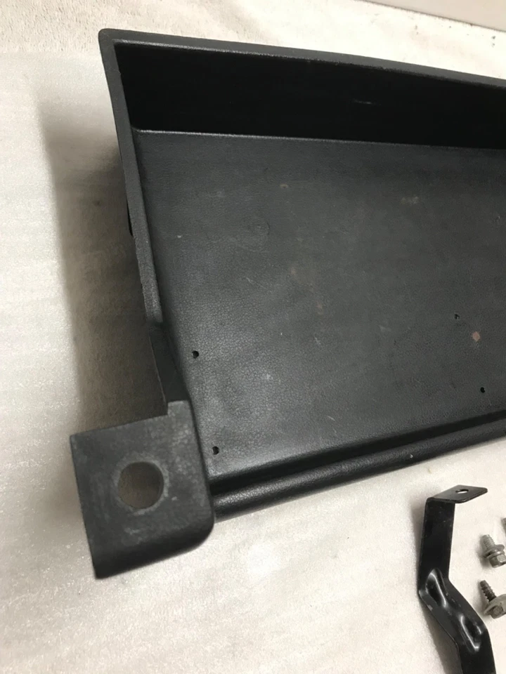 72-79 Datsun 620 captador sob painel bandeja pacote com suporte fabricante de equipamento original - Imagem 3 de 4