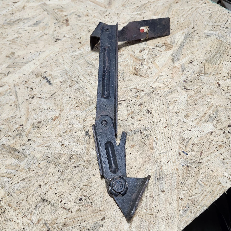 Hood Panel Support Bracket Prop Lift ( 1 Hole ) GOOD 73-76 C3 Corvette Original - Изображение 2 из 4