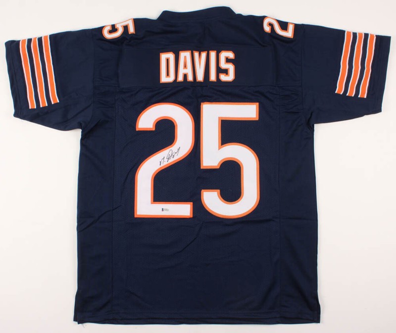 Mike Davis Signed Bears Jersey (Beckett COA) Chicago's 2019 Feature Back 
