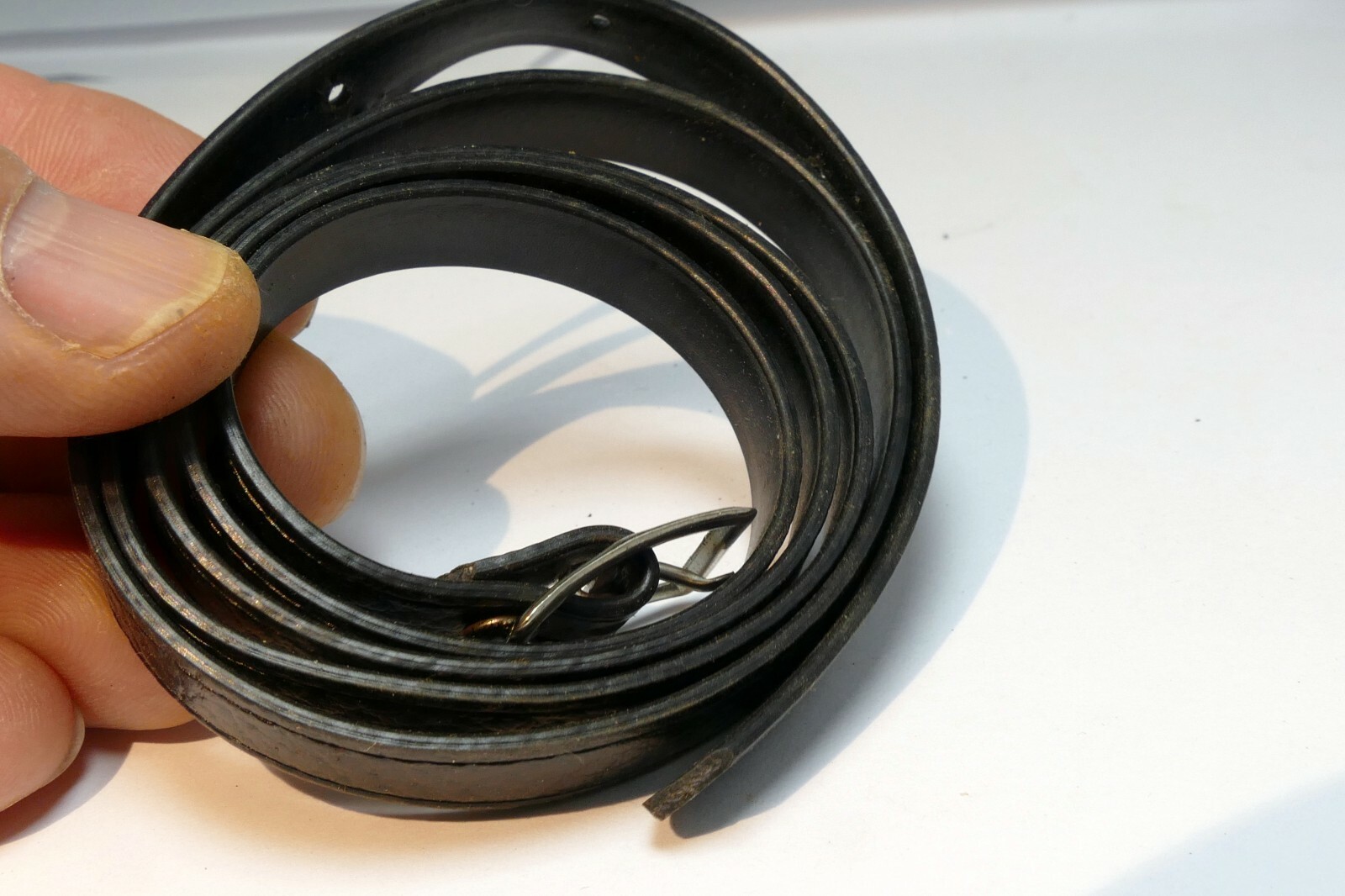 32" long Shoulder Strap narrow 1cm wide vinyl vintage (with one buckle only)